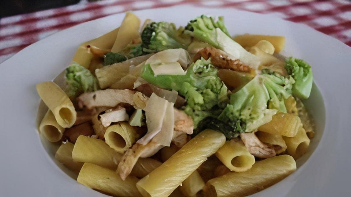 Rigatoni chicken & broccoli.