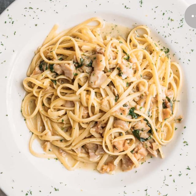 Linguine with clam sauce.